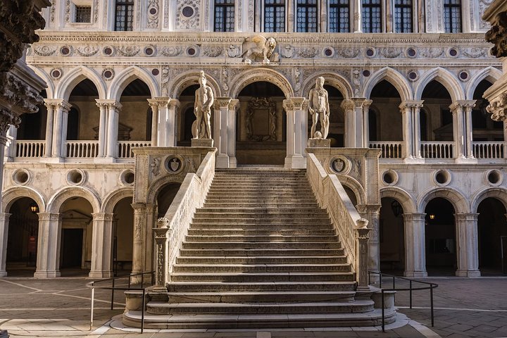 Venice's Best: Basilica, Doge's Palace, Gondola & History Gallery