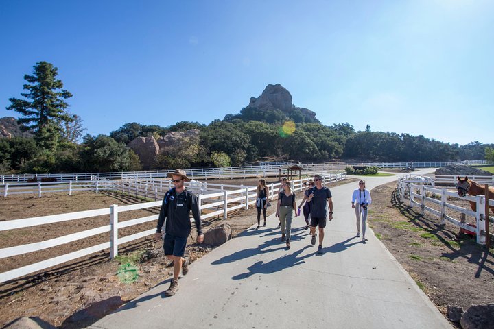 Malibu: Guided Vineyard Hike with Photo Stops and Wine