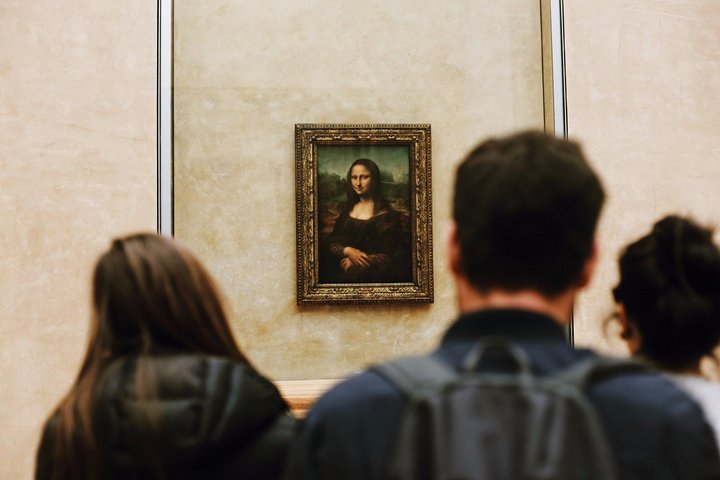 Louvre Museum Premium Guided Tour 6 GUESTS MAX Entry Included