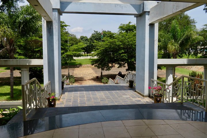 Discover Malawi in 7 days. Private tour with accommodation