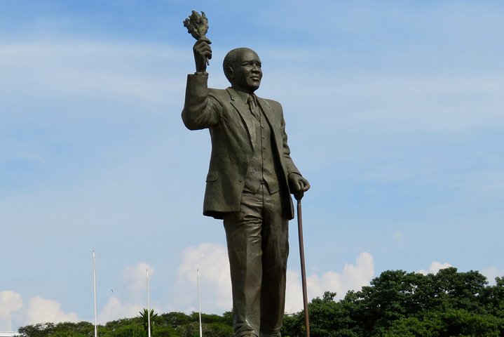 Discover Malawi in 7 days. Private tour with accommodation