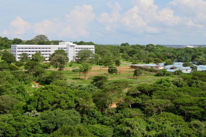 Discover Malawi in 7 days. Private tour with accommodation