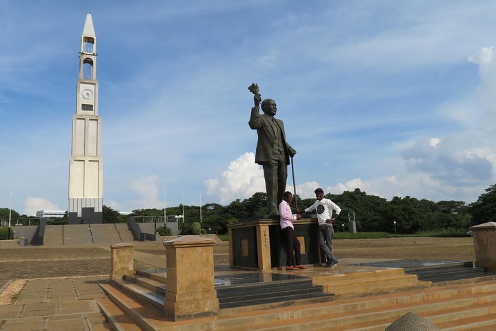 Discover Malawi in 7 days. Private tour with accommodation