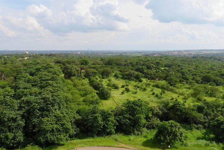 Discover Malawi in 7 days. Private tour with accommodation
