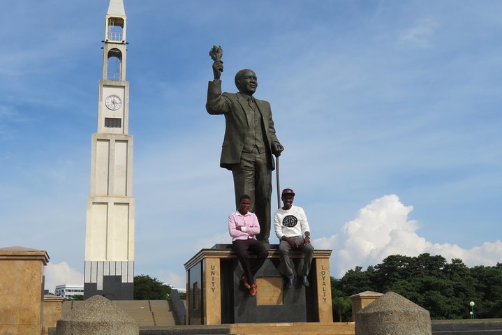 Discover Malawi in 7 days. Private tour with accommodation