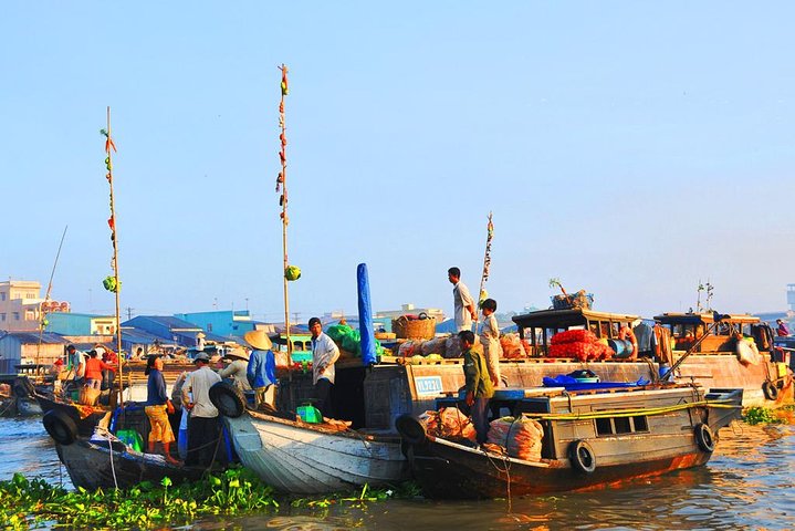 Cai Rang Floating Market & Mekong Delta 2-Day Tour from HCM City