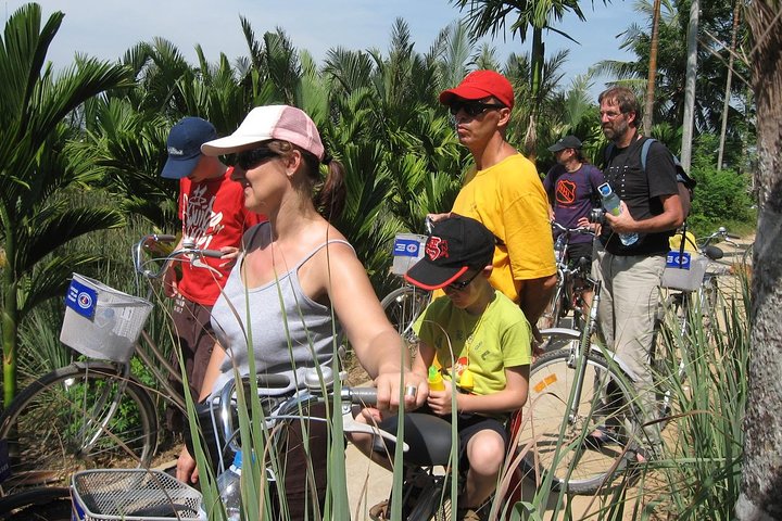Cai Rang Floating Market & Mekong Delta 2-Day Tour from HCM City