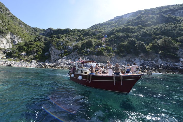 From Salerno: Small Group Amalfi Coast boat tour with stops in Positano & Amalfi