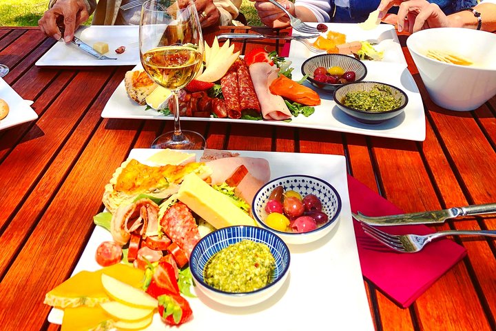 Tamar Valley Wine Tour with Lunch