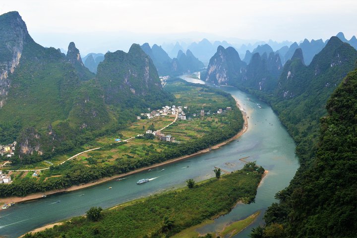 Xingping Xianggong Hill and Yangshuo Countryside Classic Day Tour