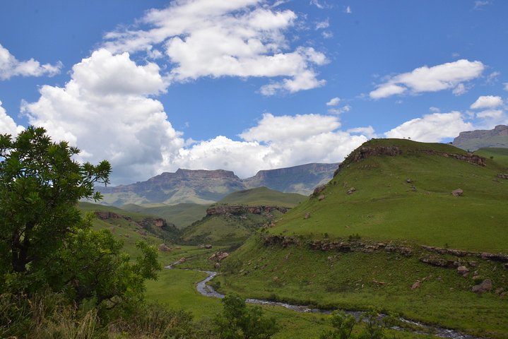 Drakensberg Kamberg Rock Art & Mandela Capture Site Day Tour from Durban