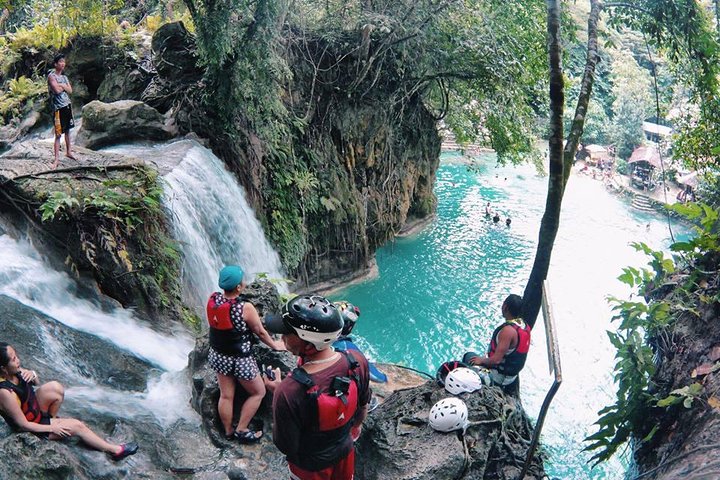Cebu: Oslob Whale Shark Swimming and Kawasan Falls Canyoneering