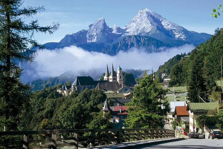 Skip-the-Line: Eagle's Nest in Berchtesgaden Tour from Salzburg