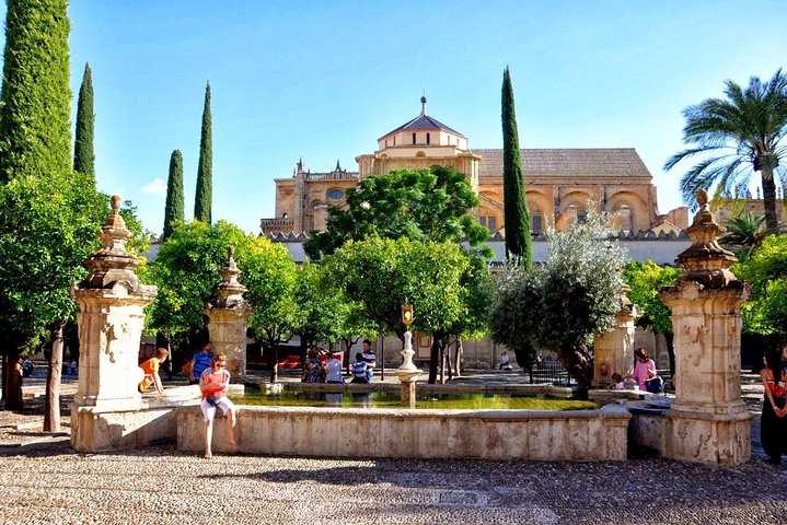 Cordoba Mosque & Jewish Quarter Guided Tour with tickets