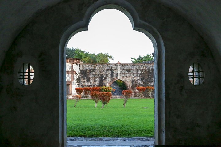 Omoa Day Tour from San Pedro Sula