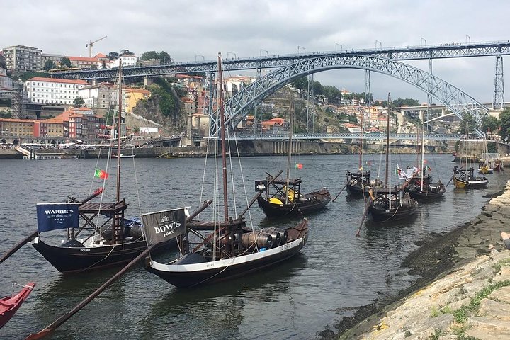 Lisbon to Porto Up to 4 Stops: Obidos, Nazare, Fatima and Aveiro