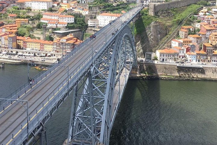 Lisbon to Porto Up to 4 Stops: Obidos, Nazare, Fatima and Aveiro