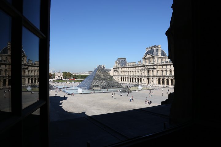 Louvre Museum Masterpieces Guided Tour with Access