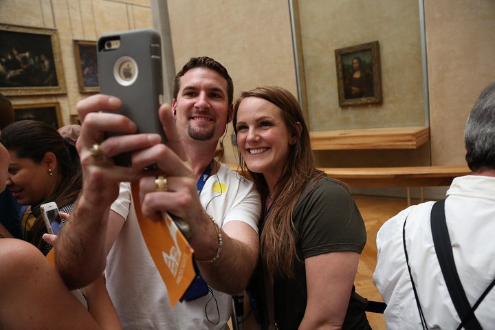 Louvre Museum Masterpieces Guided Tour with Access