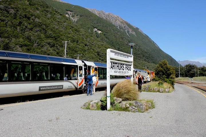 TranzAlpine Train, Arthur's Pass and Castle Hill Day Trip
