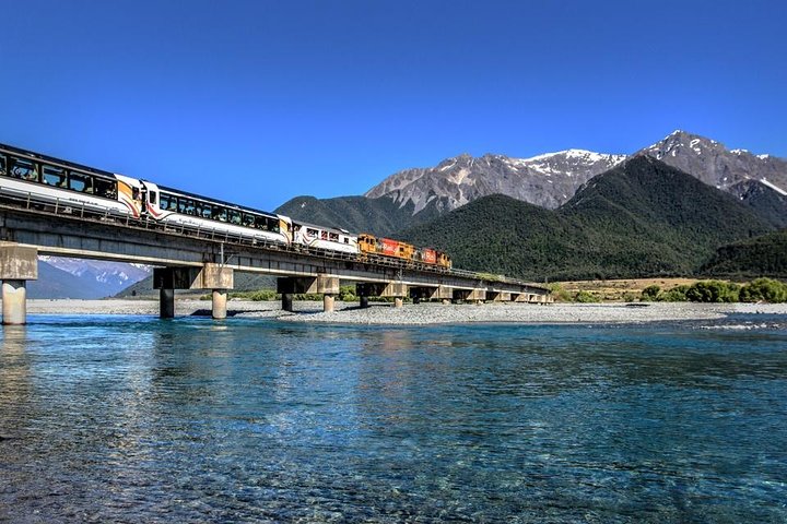 TranzAlpine Train, Arthur's Pass and Castle Hill Day Trip