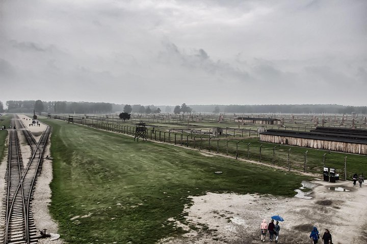 Krakow to Auschwitz Birkenau Guided Tour with Transfer and Ticket