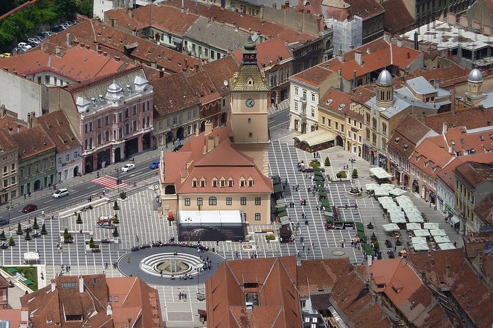 2-Day Small-Group Tour to Dracula's Castle, Rasnov Fortress, Peles Castle, Sighisoara and Libearty Brown Bear Sanctuary with Overnight in Brasov