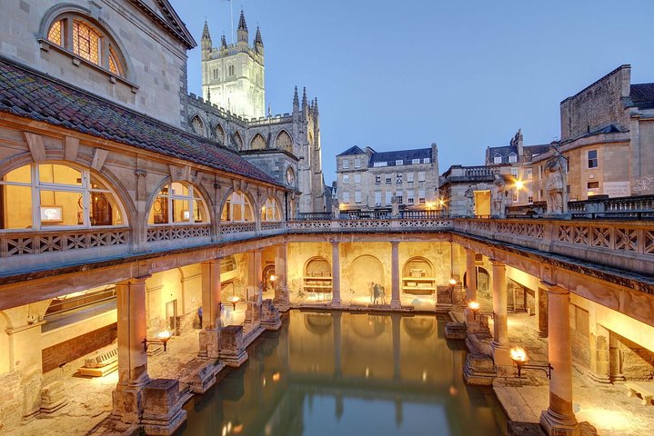 Stonehenge and Bath Tour from London