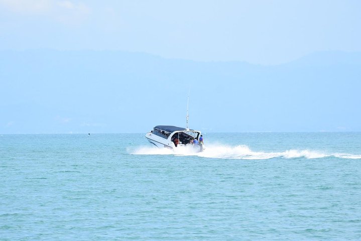 Snorkel and Kayak Trip to Angthong Marine Park by Speed Boat from Koh Phangan