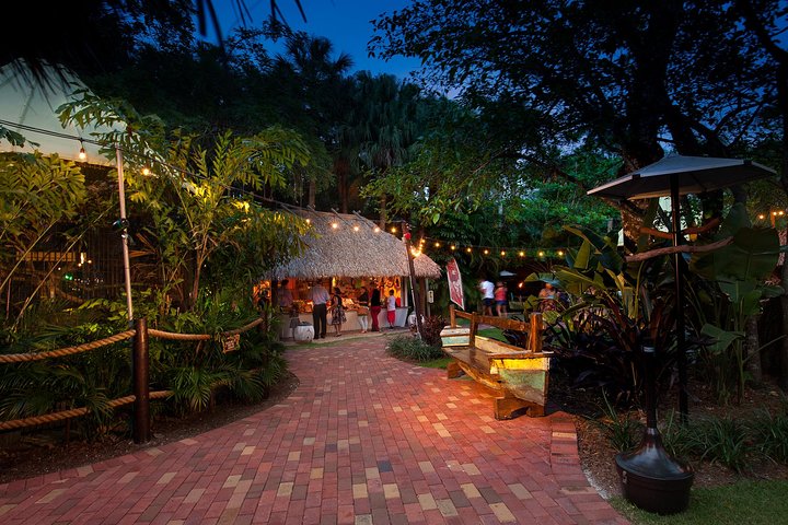 All You Can Eat BBQ Dinner and Show at Tropical Isle with Sightseeing Cruise