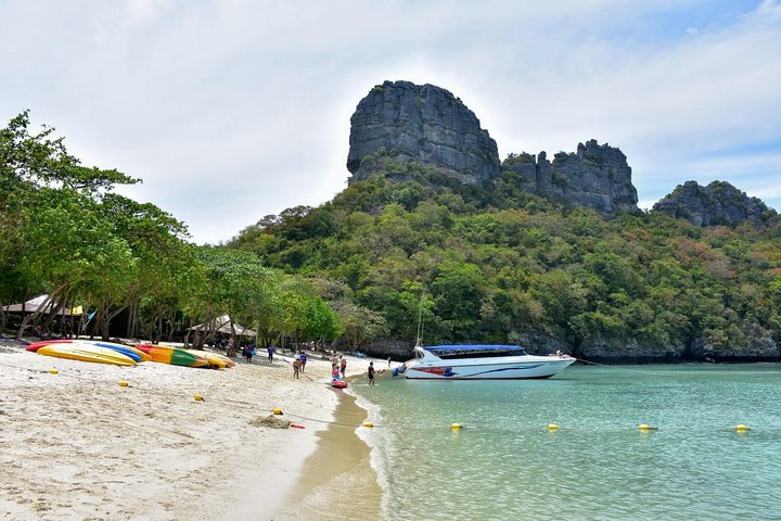 Snorkel and Kayak Trip to Angthong Marine Park by Speed Boat from Koh Phangan