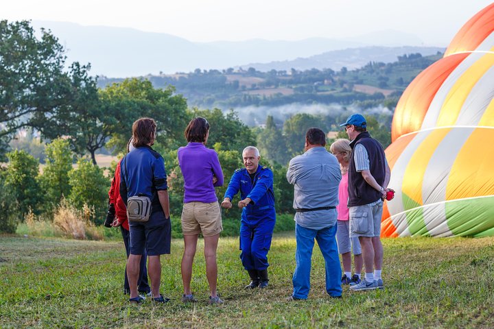 Professional hot air balloon rides at Assisi, Trasimeno in Umbria