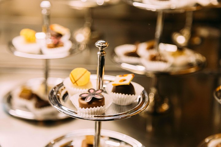 The 10 Tastings of Bruges With Locals: Private Food Tour