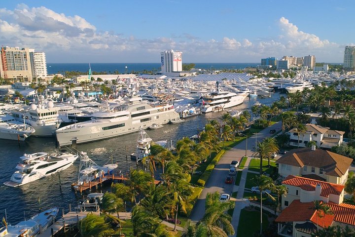 Jungle Queen Riverboat 90-Minute Narrated Sightseeing Cruise in Fort Lauderdale