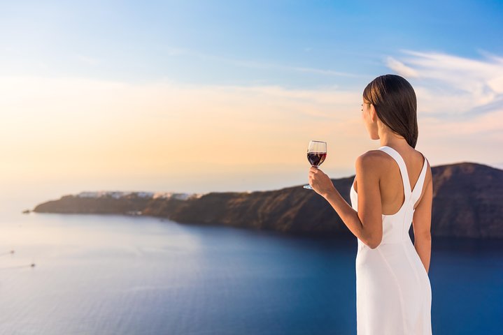 Santorini Wine Tour: Visit 3 Local Wineries with Tastings