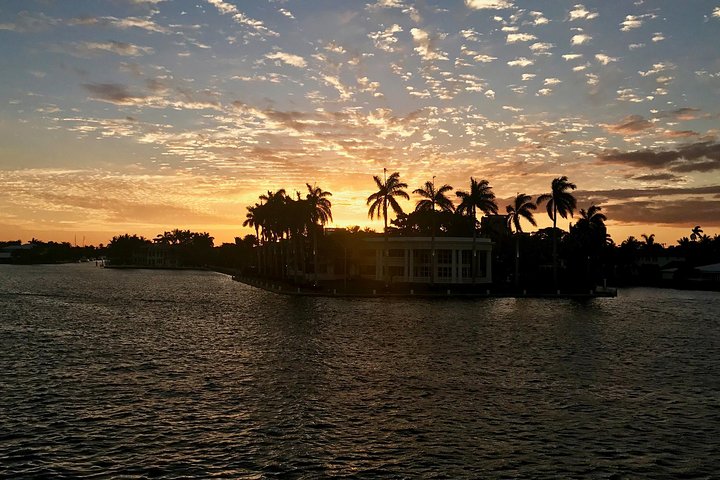 Jungle Queen Riverboat 90-Minute Narrated Sightseeing Cruise in Fort Lauderdale