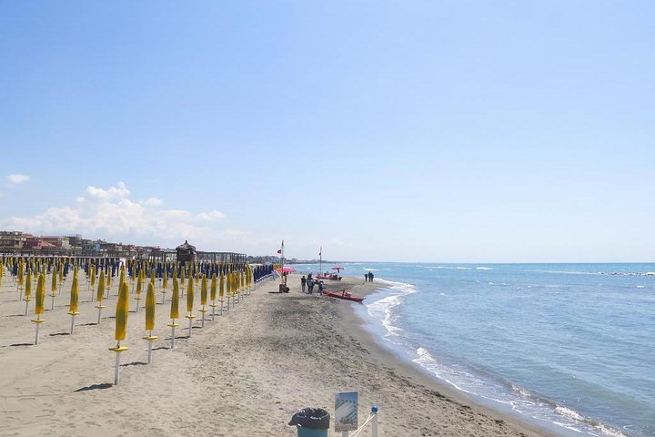 Private Sandy Beach Day Trip From Rome
