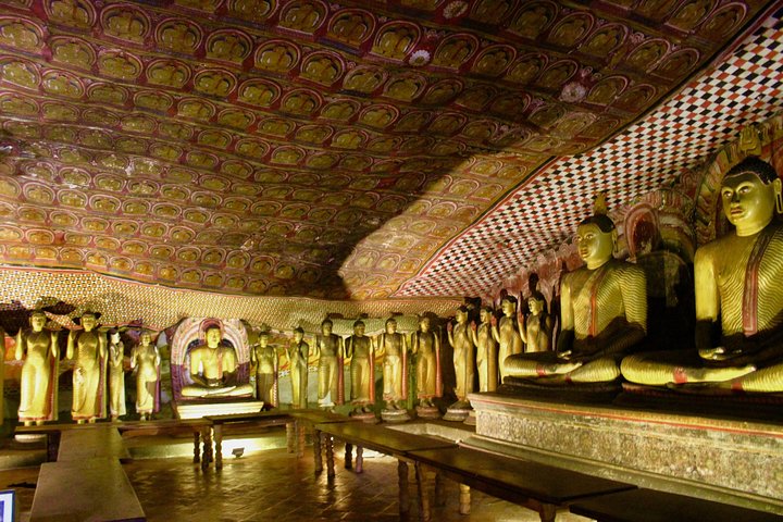 Private Day Trip to Sigiriya & Dambulla from Kandy – Aaliya Tours