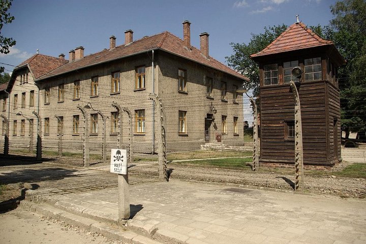 Small Group Auschwitz Tour from Lodz with Lunch