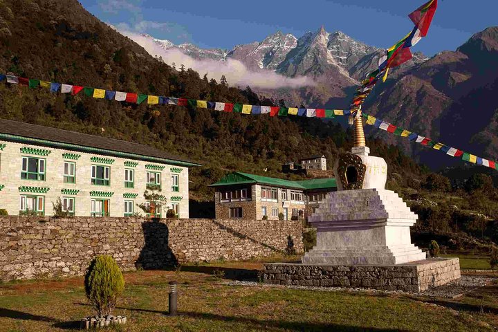 Experience of Everest Base Camp Trek with 5 star accommodation in Kathmandu