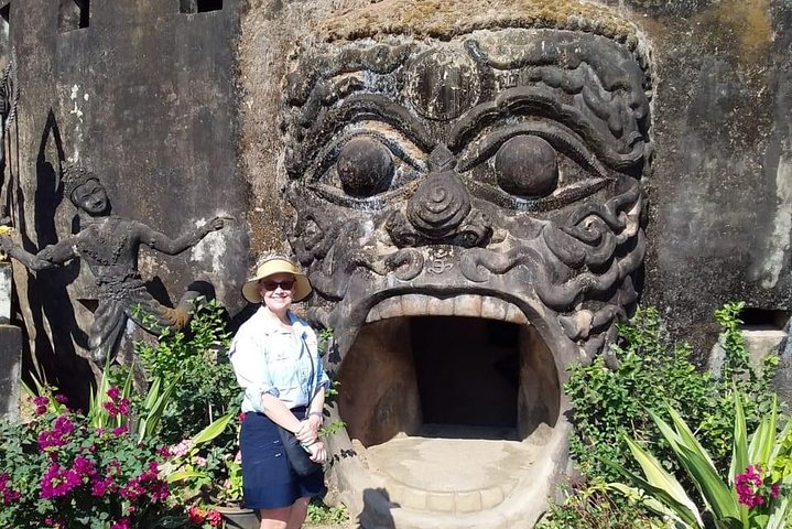 Private Tour: Vientiane City Tour Full Day with Buddha Park