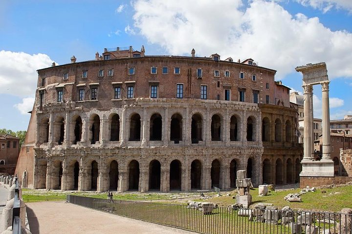 Rome Small-Group Shared Tour from Civitavecchia: 8 People Max