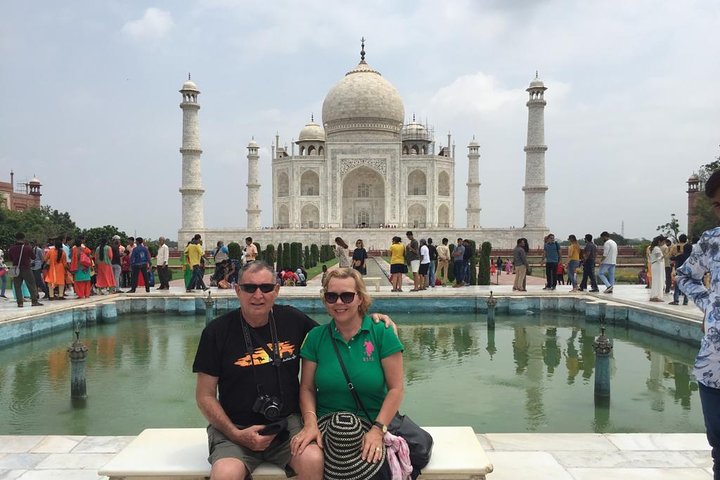 Delhi to Agra and Taj Mahal Private Day Trip by Express Train with Lunch