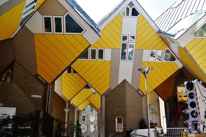 MUST DO: Rotterdam highlights & history with a local guide