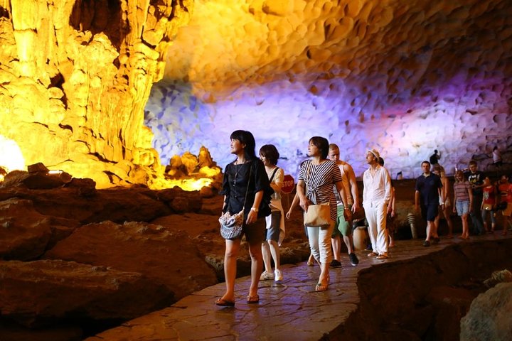 Halong Luxury Cruise Full Day Tour from Hanoi: All Inclusive