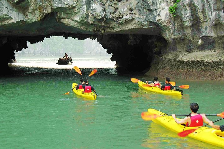 Halong Luxury Cruise Full Day Tour from Hanoi: All Inclusive