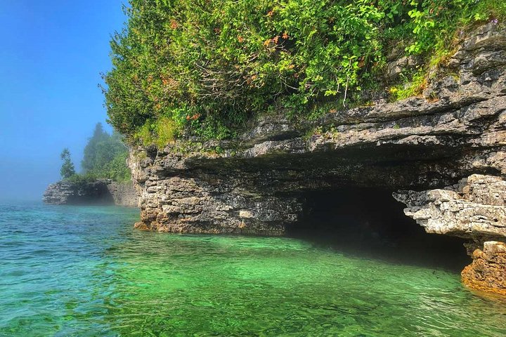 Cave Point Kayak Tour
