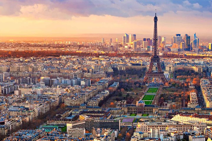 Private Transfer from Saint-Malo to Paris - Up to 7 People