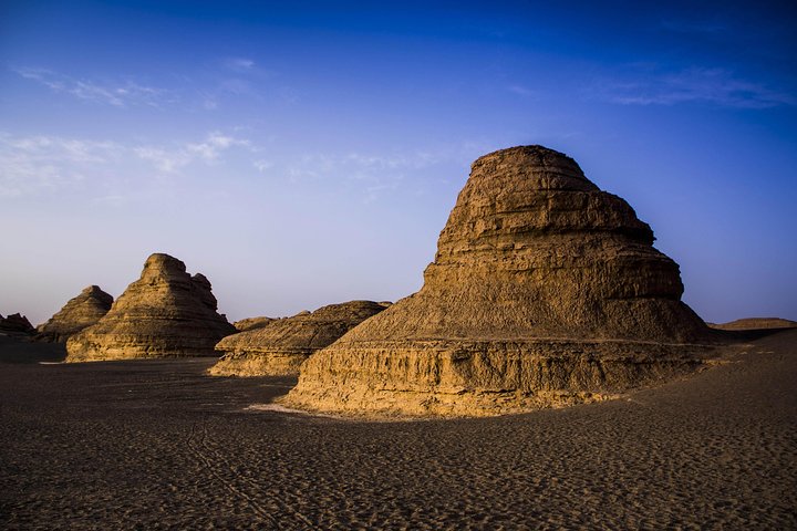 Private transfer between Jiayuguan and Dunhuang