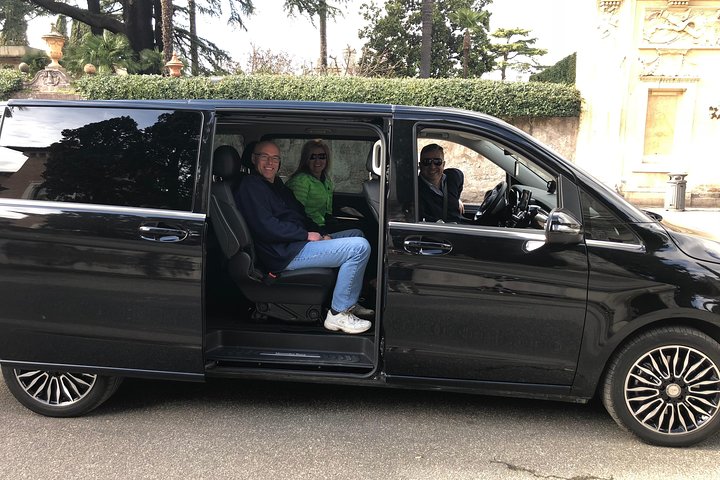 Fiumicino Airport private transfers with luxury Mercedes van